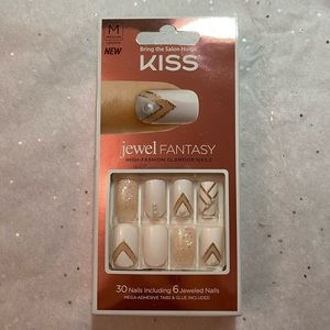 Kiss gel fantasy press on nails